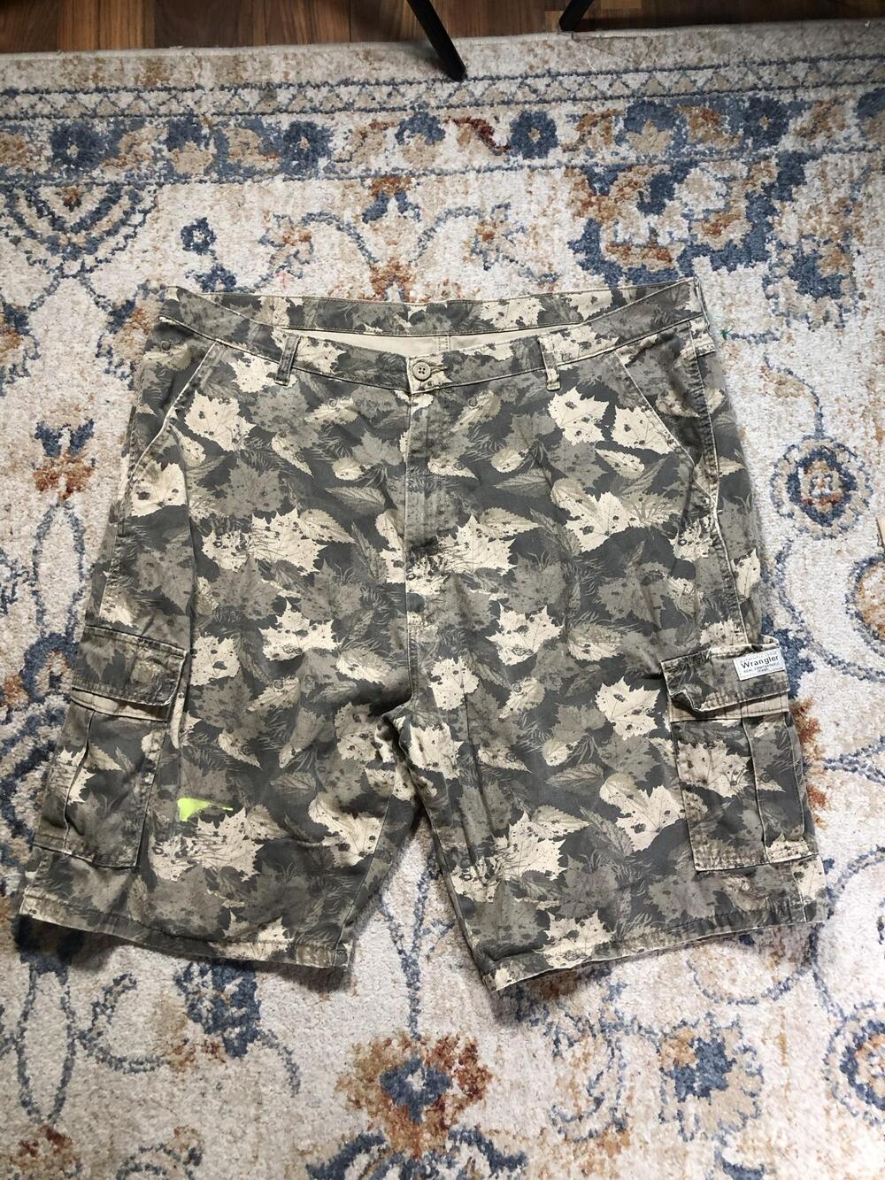 Wrangler Cargo Shorts Mens 36 Green Camo Cotton Denim 11 Inseam Pockets Outdoor
